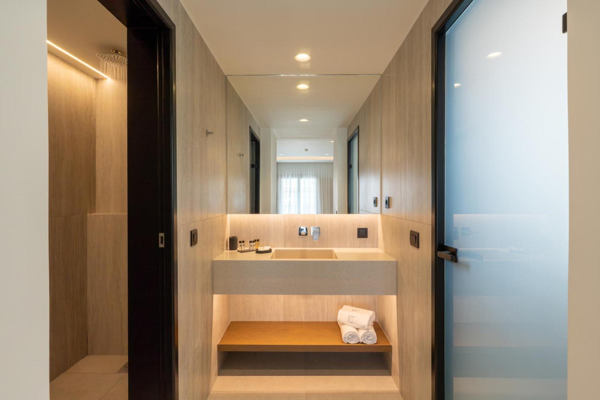Aegean Plaza Hotel 4*