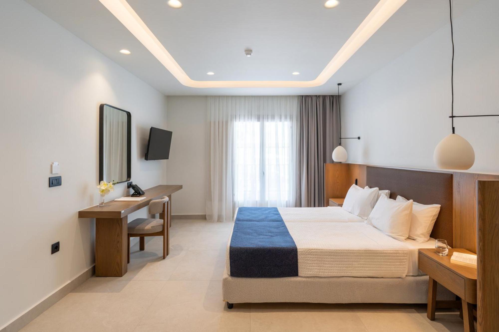 Aegean Plaza 4* Kamári
